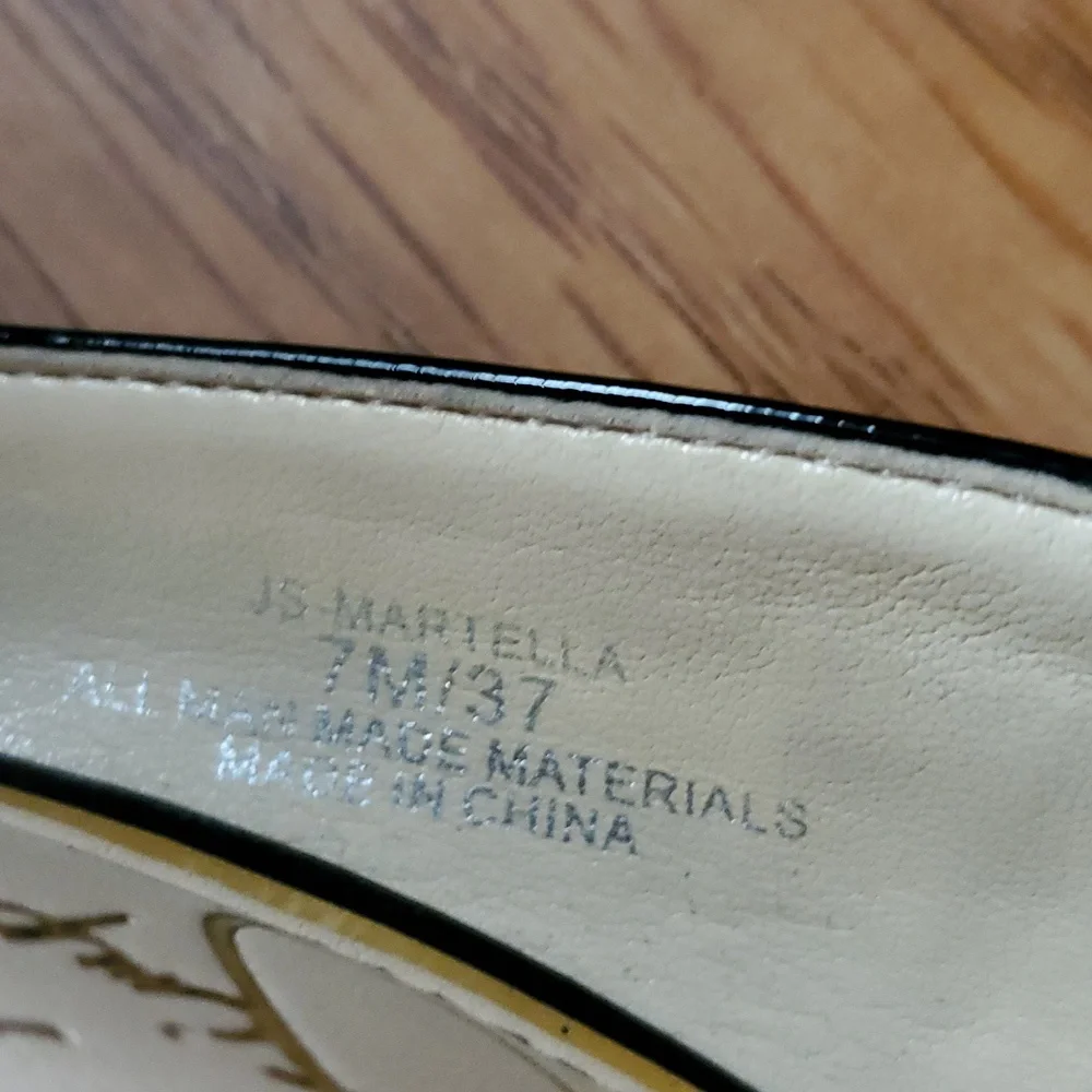 Jessica Simpson Martella Heels - Picture 8 of 8